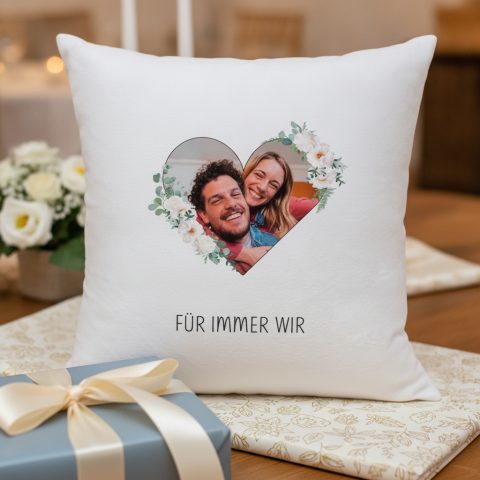 Personalisiertes Fotokissen als Hochzeitsgeschenk fuer das Brautpaar