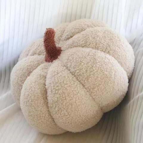 Kürbiskissen in Off-White – Deko zu Halloween