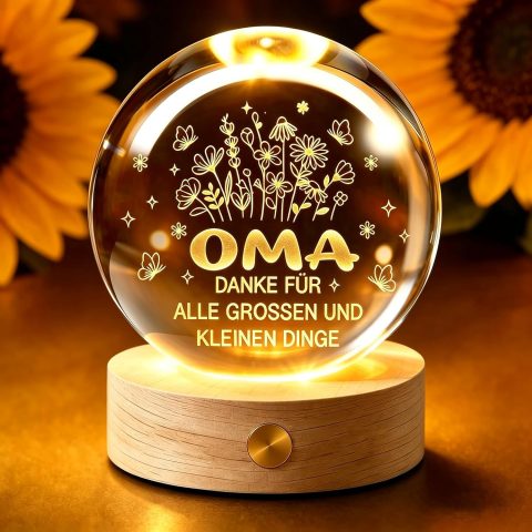 Leuchtende Glaskugel mit Gravur – Geschenk für Oma