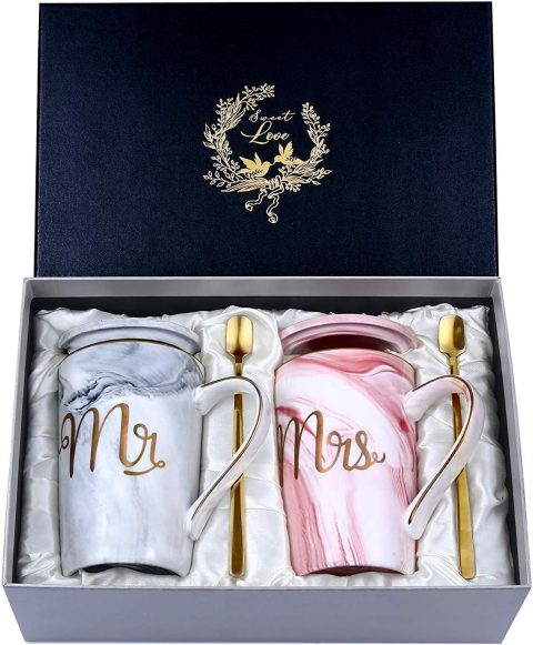 Mr-und-Mrs-Tassenset mit Deckeln – Geschenk für Brautpaare
