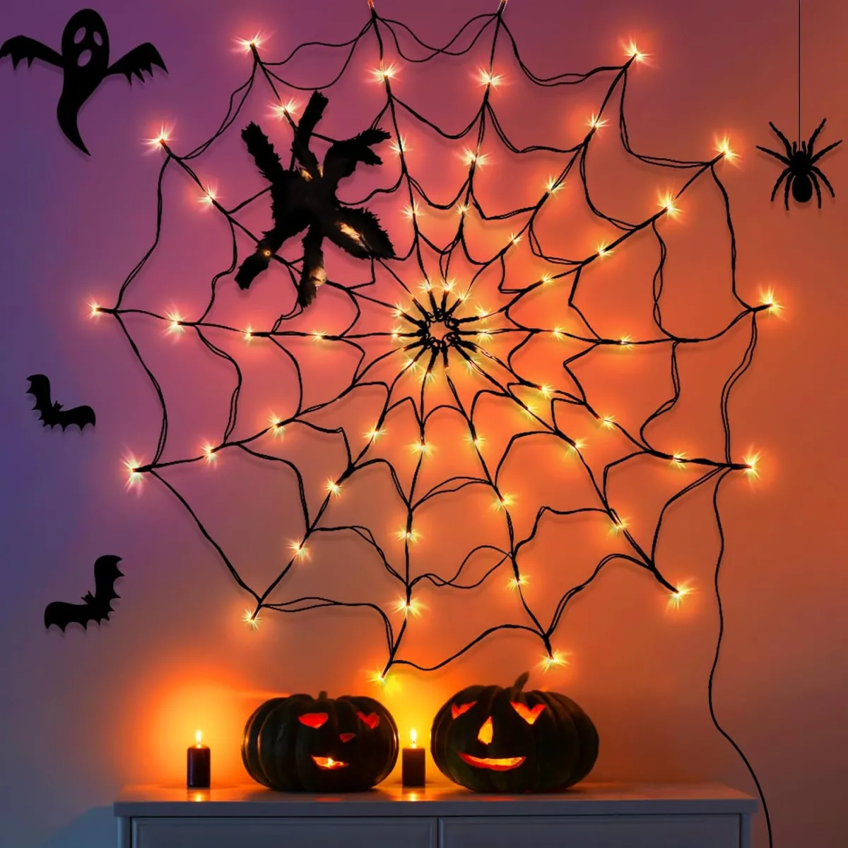 Leuchtendes Spinnennetz mit Plüschspinne - Halloween Deko für Drinnen und Draußen