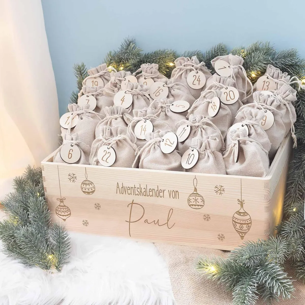 Adventskalender aus Holz mit Namen – Kiste mit Jutesäckchen zum Befüllen